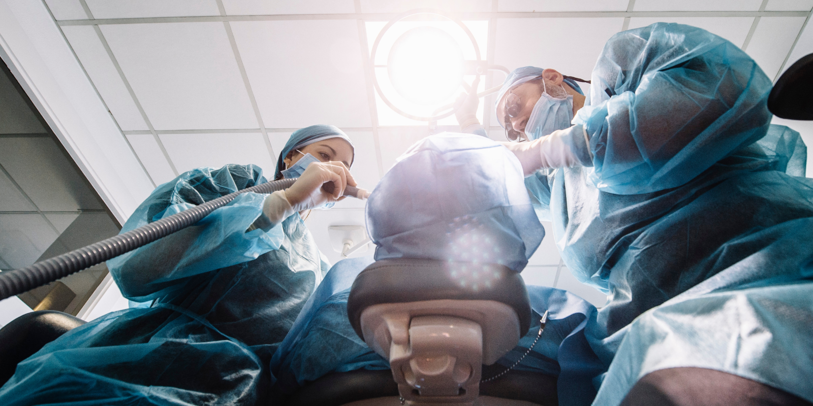 intervention dentaire implant Conseils post-opératoires Dr Johan Cinçon - Chirurgien-dentiste à La Teste-de-Buch